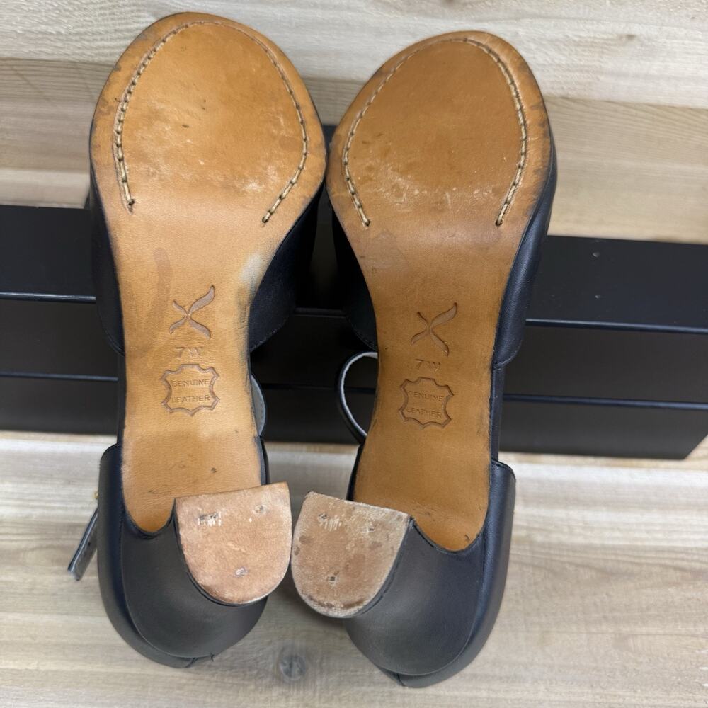 Capezio Closed Toe T-Strap Chorus Black Dance Character Shoes Women's Size 7W - Picture 13 of 13